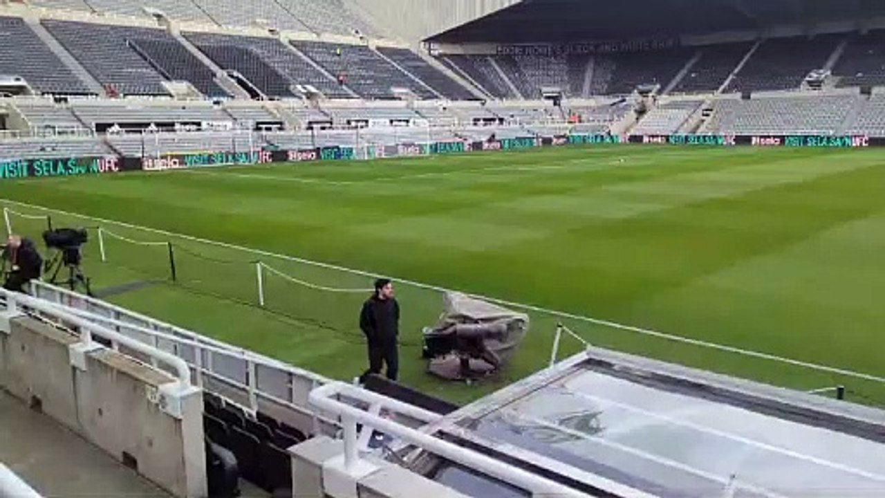 Sandro Tonali arrives at St James' Park ahead of Newcastle United vs Nottingham Forest