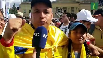 Cientos apoyan a Petro y sus reformas en el Día del Trabajador en Colombia