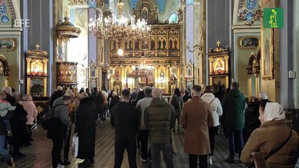 Ucrania celebra la Pascua, con el pensamiento en el frente de batalla