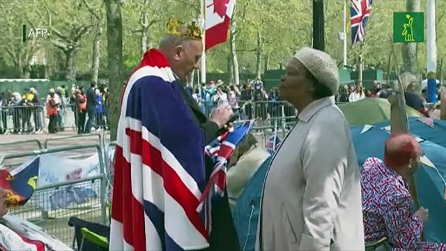 Los príncipes de Gales toman el metro para ir al pub antes de la coronación