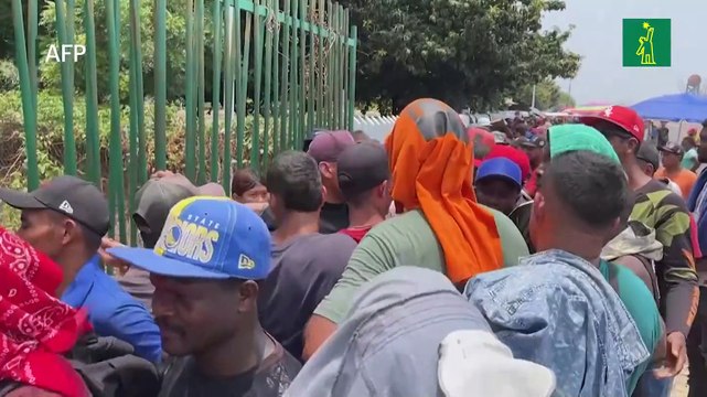 Migrantes buscan desesperados permiso para llegar a frontera de México-EEUU