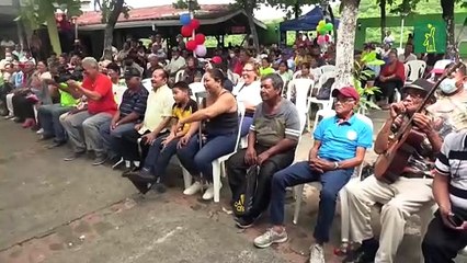 Un taxista con una barriga de 193 centímetros gana concurso "El papá panzón" en Nicaragua