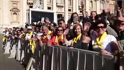 El papa pide "intenciones de paz" para "quienes tienen responsabilidades políticas"