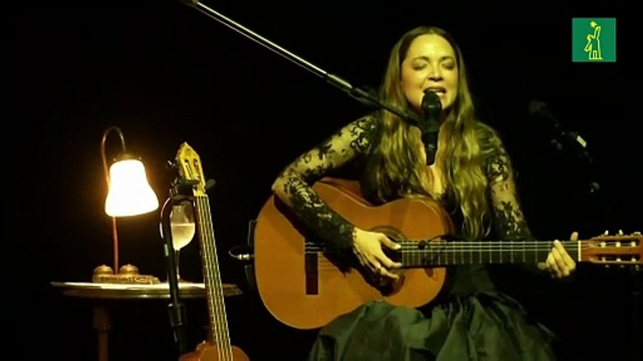 Emociones a flor de piel con Natalia Lafourcade en el arranque de Les Nits de Barcelona