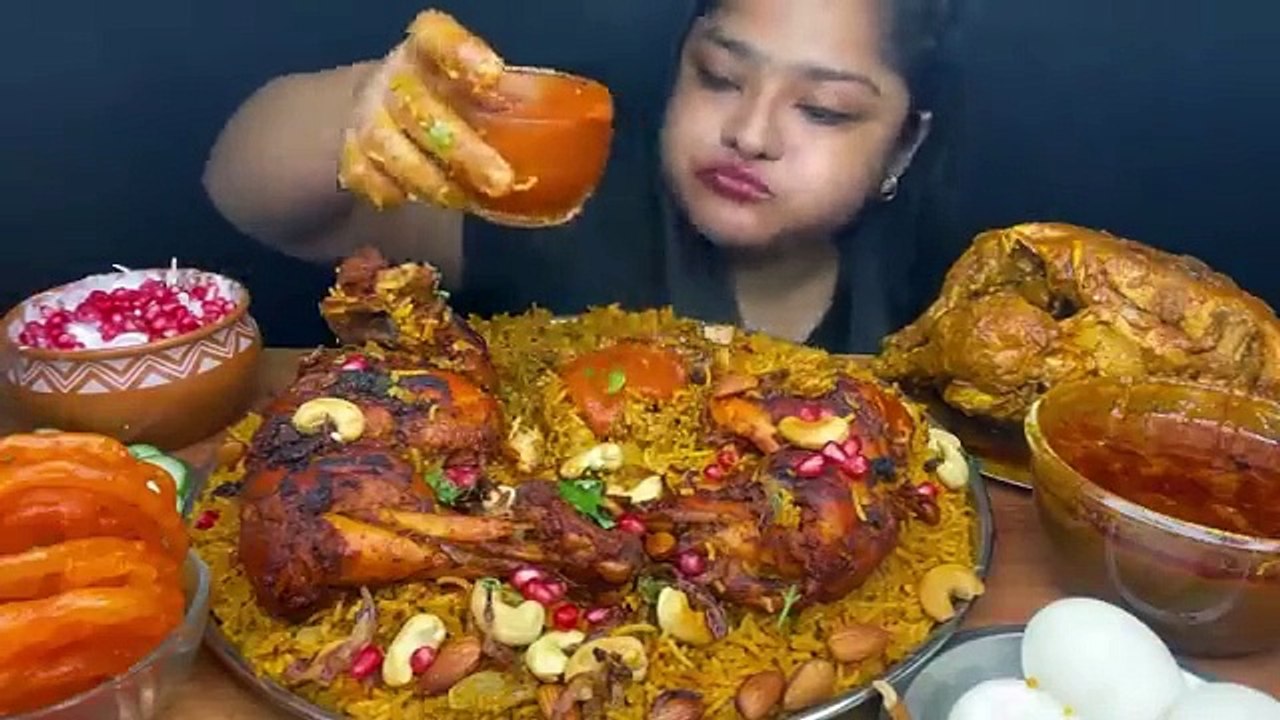SPICY WHOLE CHICKEN CURRY 🐓WITH CHICKEN MANDI BIRYANI, BOILED EGGS, RAITA AND J
