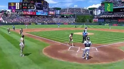 Palos dominicanos conducen a los Padres