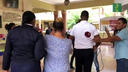 Aplazan medida de coerción contra mujer habría estafada a decenas haciéndose pasar por abogada