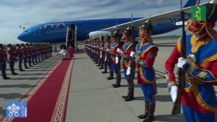 El papa llega a Mongolia y descansará durante toda la jornada tras el largo viaje