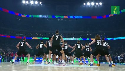 El haka del equipo de Nueva Zelanda antes del partido contra EE. UU.