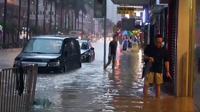 Lluvias récord provocan inundaciones en Hong Kong