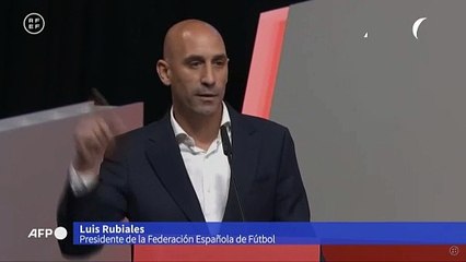 Presidente de la Federación Española de fútbol rechaza dimitir por caso de beso forzado