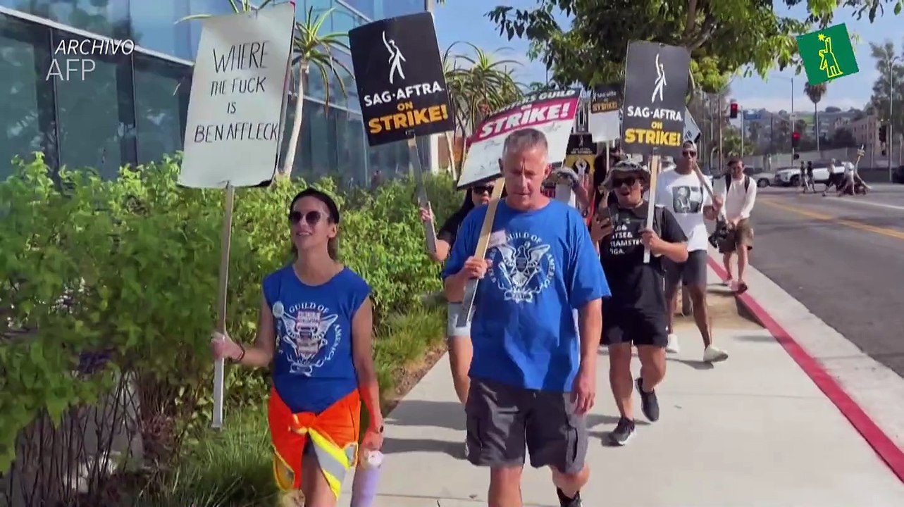 Guionistas y estudios de Hollywood alcanzan acuerdo que podría terminar huelga