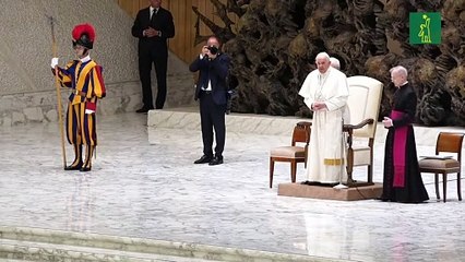 El papa asegura que "el Evangelio se comunica en la sencillez" y recuerda a las víctimas de la guerra de Ucrania