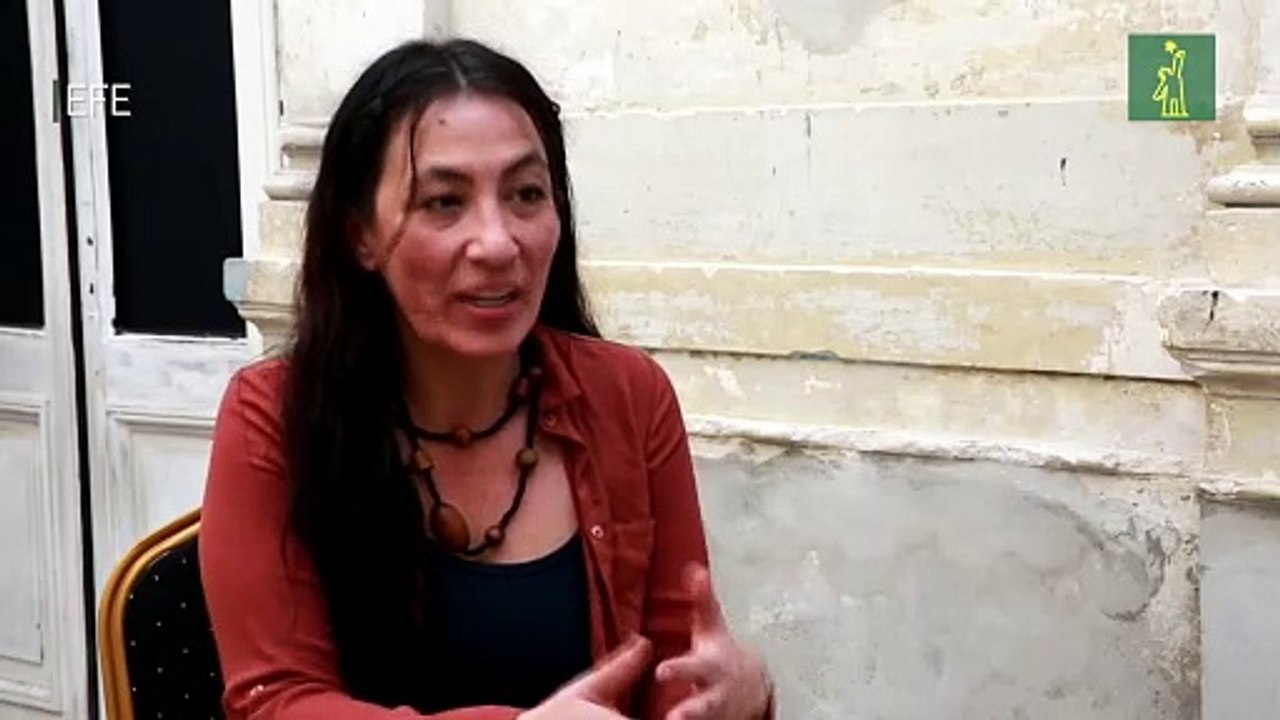 "Illariykuna", la muestra inmersiva boliviana que juega con los textiles de los pueblos andinos