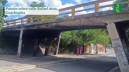 Camiones impactan puentes de calle Rafael Atoa y de Piedra Blanca, en Haina y afectan estructuras