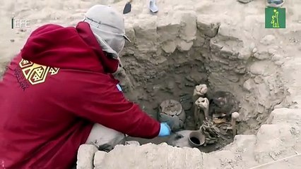 Descubren tumba de un personaje en lo alto de una antigua pirámide en Lima