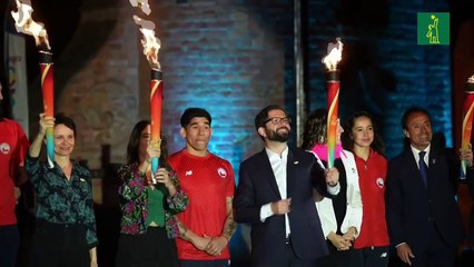 Presidente de Chile recibió la antorcha de los Juegos Panamericanos Santiago 2023