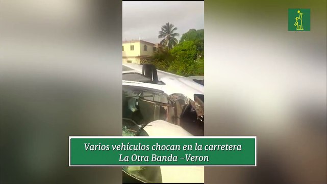 Varios vehículos chocan en la carretera La Otra Banda -Veron