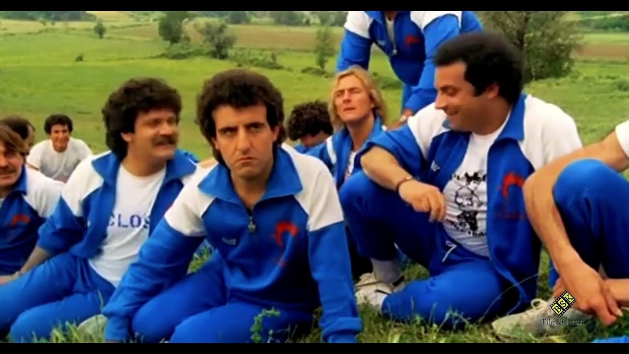 Mezzo Destro, Mezzo Sinistro - Due Calciatori Senza Pallone - FILM