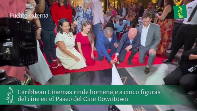 Caribbean Cinemas rinde homenaje a cinco figuras del cine en el Paseo del Cine Downtown