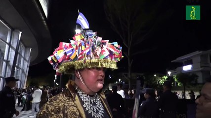 Cientos de personas aguardan en San Salvador el evento de traje nacional de Miss Universo 2023