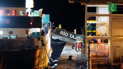 Canarias, desbordada por el flujo constante de llegada de miles de migrantes