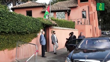 Los embajadores en Roma de países árabes se concentran ante la embajada de Palestina