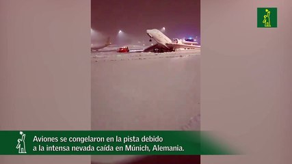 Aviones se congelaron en la pista debido  a la intensa nevada caída en Múnich, Alemania