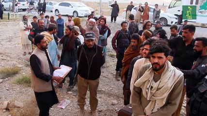El caos aumenta en frontera de Pakistán y Afganistán tras primeros arrestos de migrantes