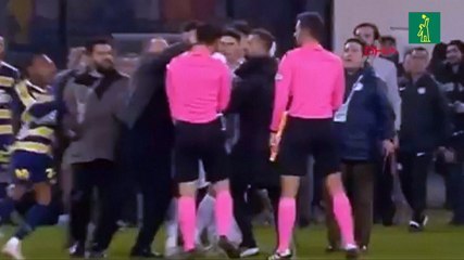 Suspenden campeonato turco de fútbol tras agresión a un árbitro