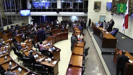 Parlamento de panameño deja en manos del Supremo el futuro del contrato minero