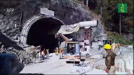 Decenas de obreros atrapados tras derrumbe de un túnel en India