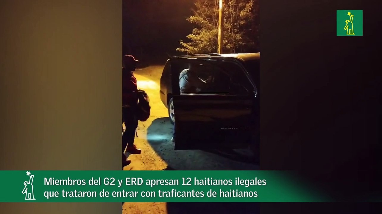 Miembros del G2 y ERD apresan 12 haitianos ilegales que trataron de entrar con traficantes de haitianos en Jeepeta de Lujo en Dajabòn