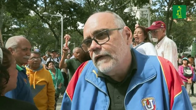 Educadores y trabajadores públicos reclaman aumento salarial en Venezuela