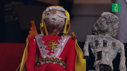 Perú califica de fraude las "momias extraterrestres" que exhibió México