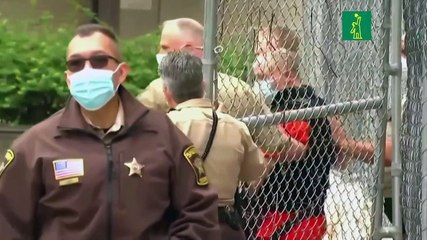 Apuñalan en prisión al policía de EEUU condenado por asesinato de George Floyd