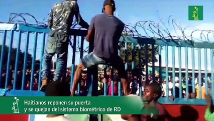 Haitianos reponen su puerta y se quejan del sistema biométrico de RD