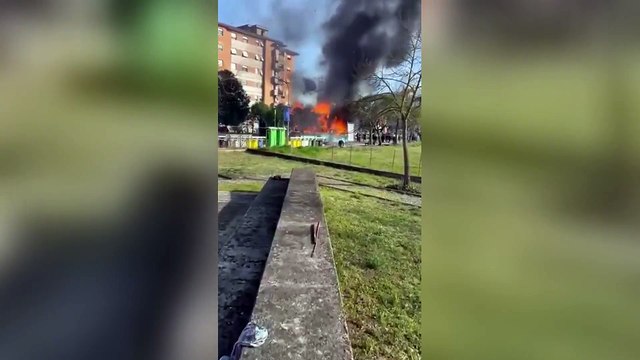 Pontecorvo, paura alla sfilata di Carnevale: carro allegorico prende fuoco, 5 intossicati e un bambino ustionato