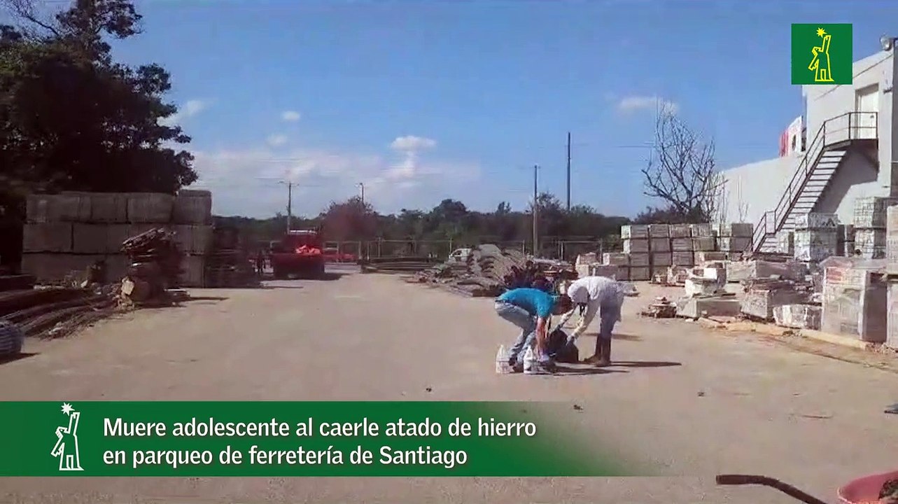 Muere adolescente al caerle atado de hierro en parqueo de ferretería de Santiago