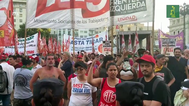Incidentes entre policía y manifestantes en los alrededores del Congreso argentino