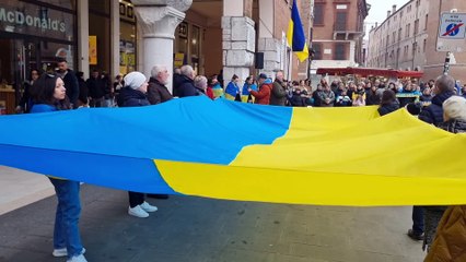 Ucraini a Ferrara manifestano contro la guerra