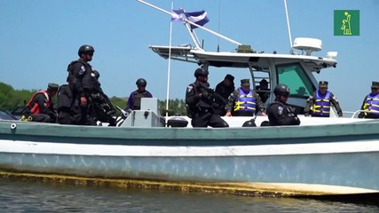 Marina salvadoreña decomisa tonelada y media de cocaína y detiene a 9 extranjeros