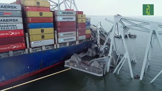 El barco que chocó con el puente de Baltimore tiene contenedores con productos químicos peligrosos