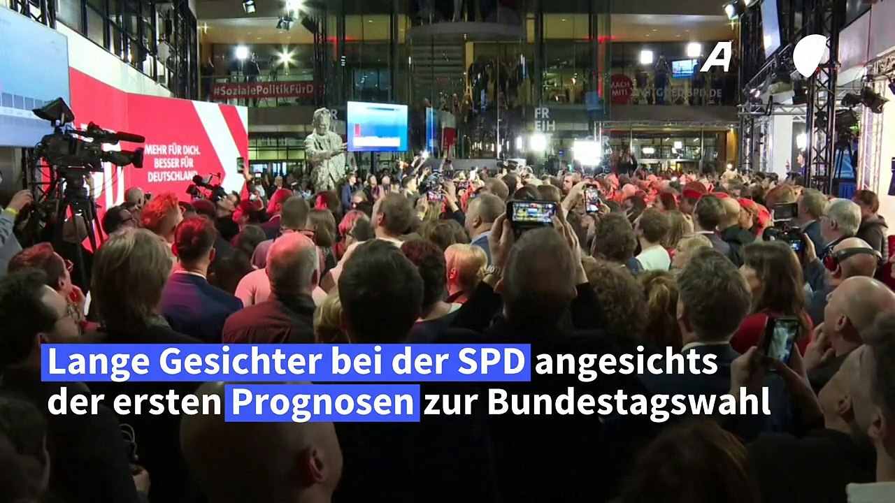 Lange Gesichter bei der SPD über Ergebnis der Bundestagswahl