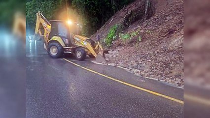 Derrumbes de tierra en carretera Casabito-Constanza