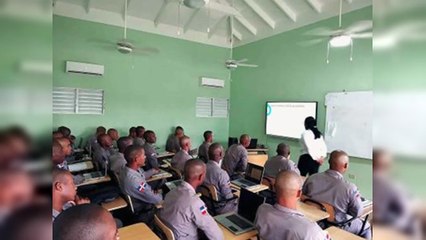 Comienza la formación de los nuevos "policías educados"
