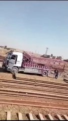 Terör örgütü SDG çareyi hırsızlıkta buldu! Tek tek söküp tüccarlara sattılar