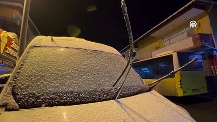 İstanbul'da sıcaklık sıfırın altına indi, her yer buz tuttu