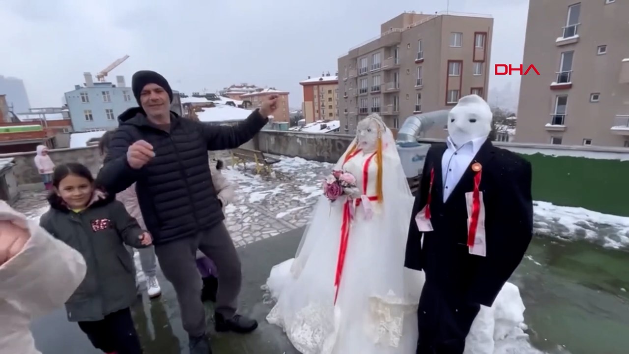 Kardan gelin ve damatla düğün yapıp eğlendiler