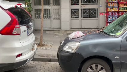Güngören'de 6 katlı binadan atılan çöp aracın camını böyle kırdı